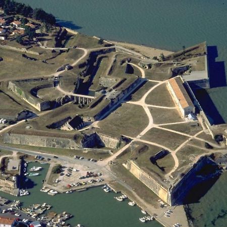 Villa Escale à l'île d'Oléron à Le Château-dʼOléron Extérieur photo